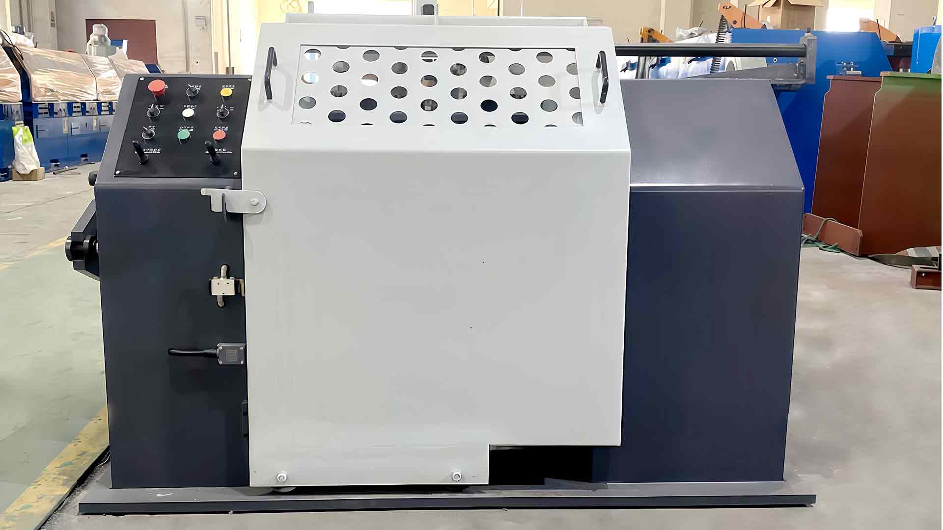 Cén chaoi a gcabhraíonn raca tapaidh as an sreabhadh oibre a fheabhsú agus an t-am neamhfhónaimh a laghdú i bpróisis mhonaraithe ard-toirte?